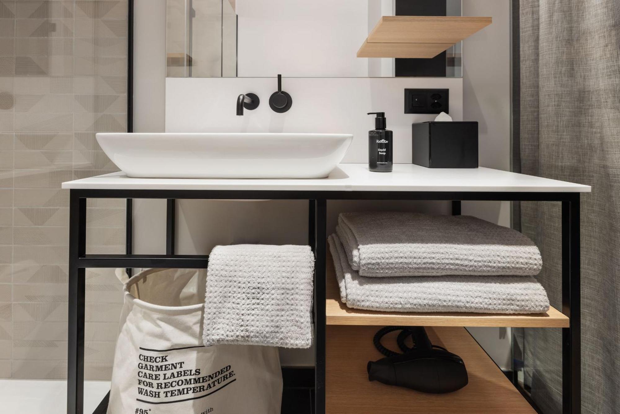 Stay Kooook Geneva City - Online Check In New Opening Eksteriør billede
